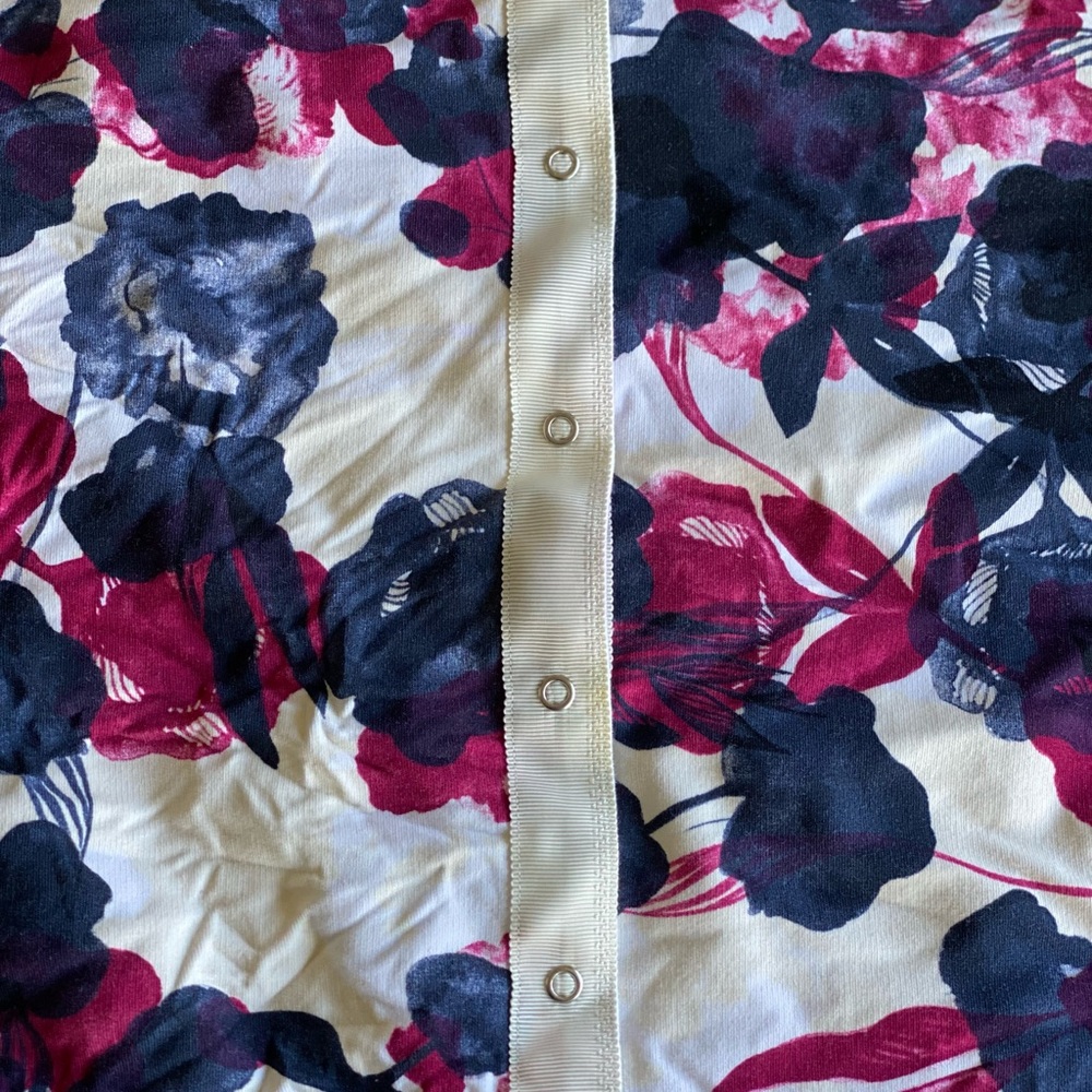 Lululemon customizable snap scarf in magenta + indigo floral print